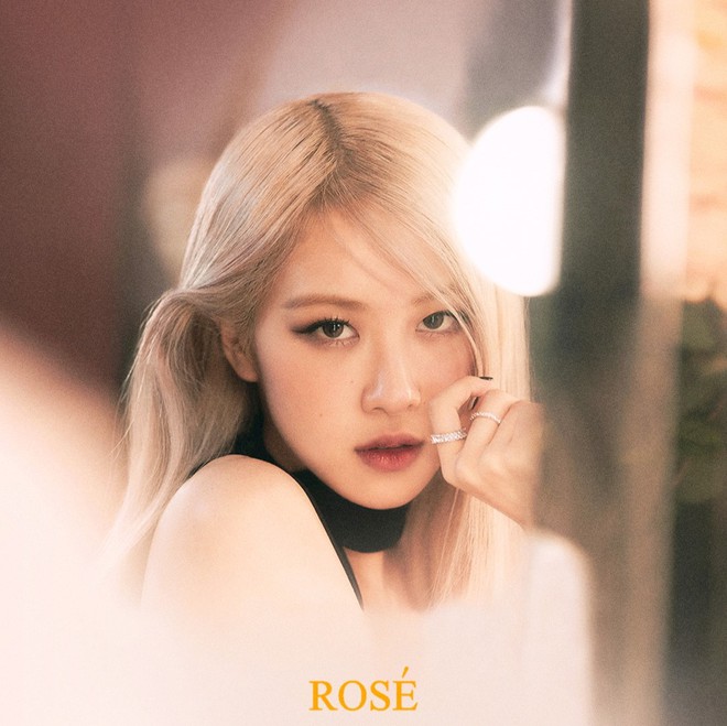 Single debut của Rosé (BLACKPINK) vượt 400.000 bản pre-order, 