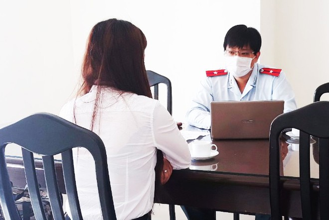 Hai phụ nữ ở Lâm Đồng bị phạt 10 triệu vì đăng tin được lấy nhiều chồng - Ảnh 1.
