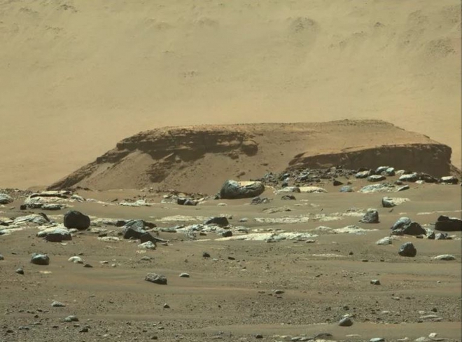 Tàu thám hiểm Perseverance phát hiện vết tích của sông hồ trên sao Hỏa - Ảnh 1.