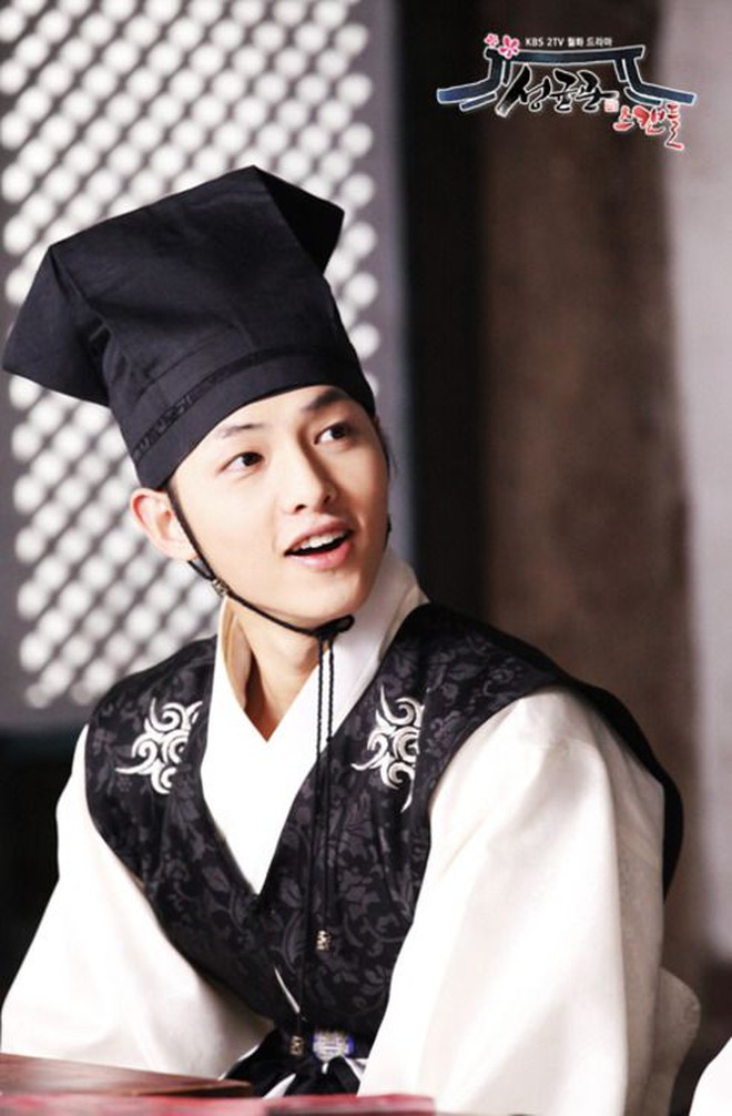 Visual của Song Joong Ki đang khiến dân tình &quot;điên đảo&quot; cả ngày nay: Cứ phải đúng tạo hình này mới &quot;bùng nổ&quot; nhan sắc? - Ảnh 8.