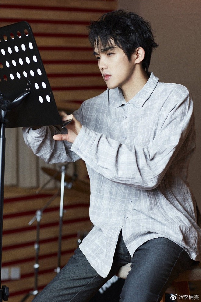 Song Hye Kyo Trung Quốc bị bắt gặp hẹn h&ograve; với trai trẻ k&eacute;m 8 tuổi, cặp đ&ocirc;i vui vẻ c&ugrave;ng nhau về nh&agrave; ri&ecirc;ng - Ảnh 6.