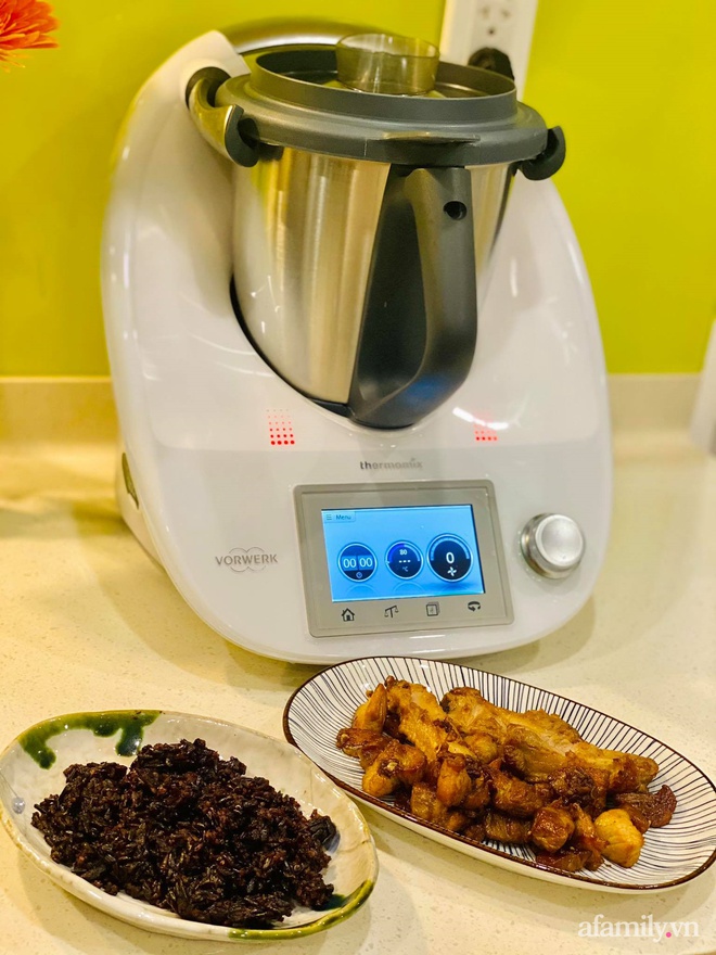 Robot nấu ăn giúp mẹ Sài Gòn nhàn tênh, cân được cả ngàn món nhưng vẫn phát hiện điểm trừ đáng tiếc này - Ảnh 4.