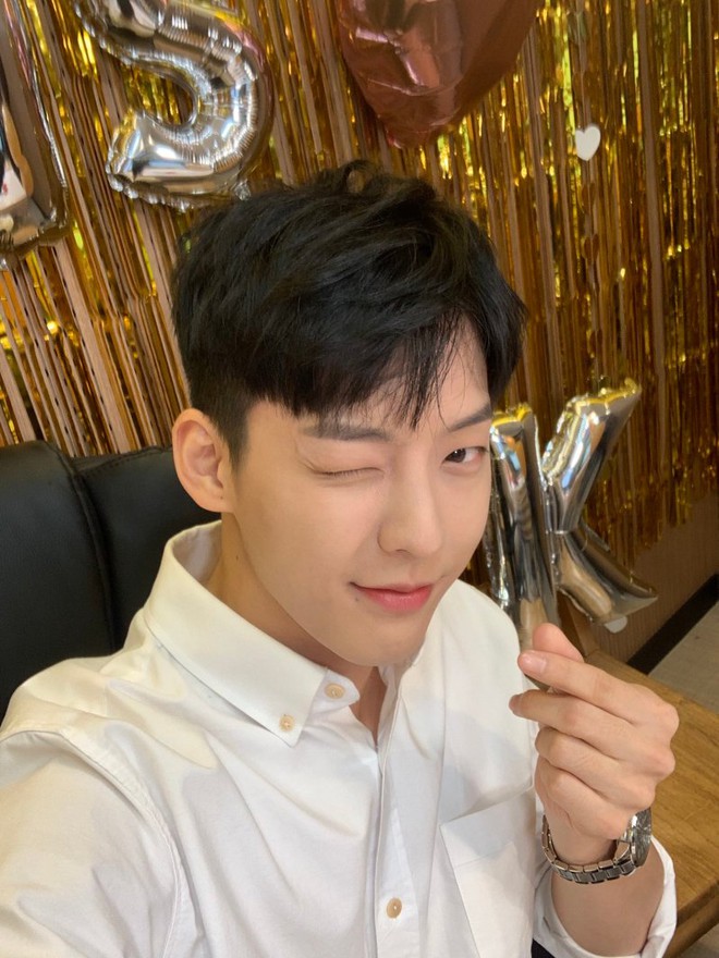Thực hư chuyện Kpop tồn tại hội 4 anh chị em đều là idol, debut gần thập kỉ rồi mà tới giờ fan mới nhận ra? - Ảnh 6.