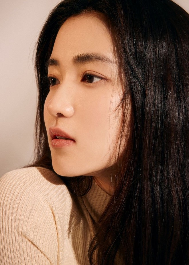 Knet yêu cầu Seo Ye Ji rút lui khỏi làng giải trí, gọi tên loạt sao nữ cùng sinh năm 1990 tài sắc gấp vạn lần - Ảnh 5.