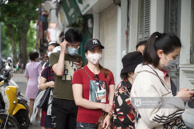 Hà Nội lại bước vào một mùa Tết Hàn thực vui như trảy hội: Ở đâu có bánh trôi, bánh chay là ở đó tưng bừng! - Ảnh 2.