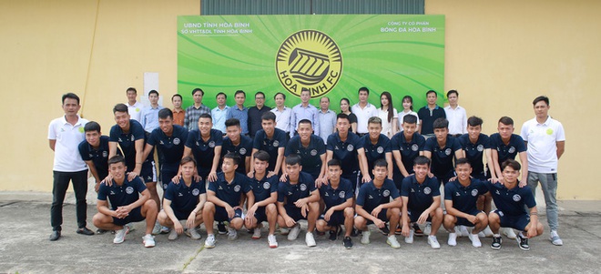 Hoà Bình FC nâng cấp sân hàng tỷ đồng để tham dự giải hạng Nhì 2021 - Ảnh 2.