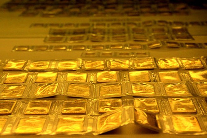 Giá vàng bất ngờ quay đầu, tăng gần nửa triệu đồng/lượng - Ảnh 1.