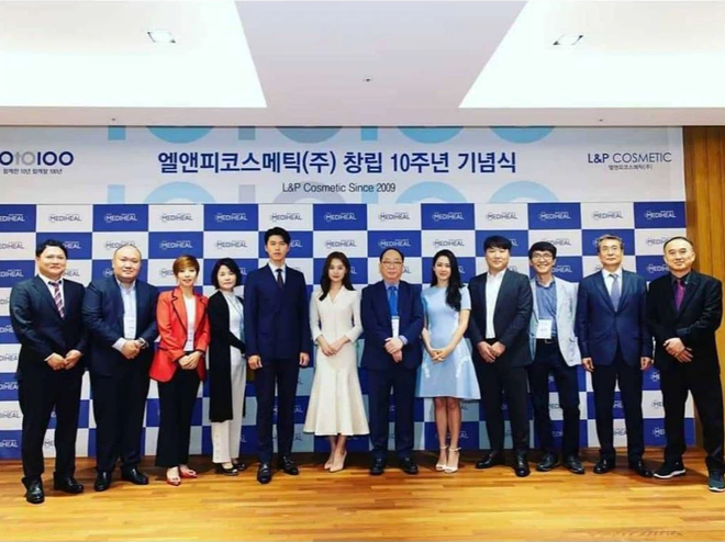 Hot lại ảnh thời Hyun Bin - Son Ye Jin còn sượng trân trước khi mùi mẫn hẹn hò như hiện tại, nhưng lý do là gì? - Ảnh 2.