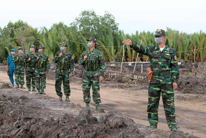 Trắng đêm phòng giặc COVID-19 ở biên giới Tây Nam - Ảnh 11.