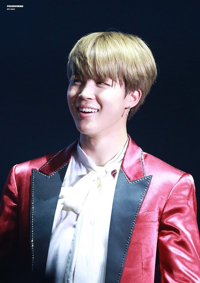 Jimin (BTS) ngã đến choáng váng nằm dài ra sân khấu, thái độ chuyên nghiệp sau đó khiến fan nể phục - Ảnh 5.