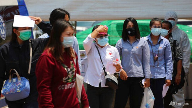 Covid-19: Th&aacute;i Lan tăng ca mới kỷ lục, Campuchia đ&oacute;ng cửa tất cả chợ thủ đ&ocirc; - Ảnh 1.