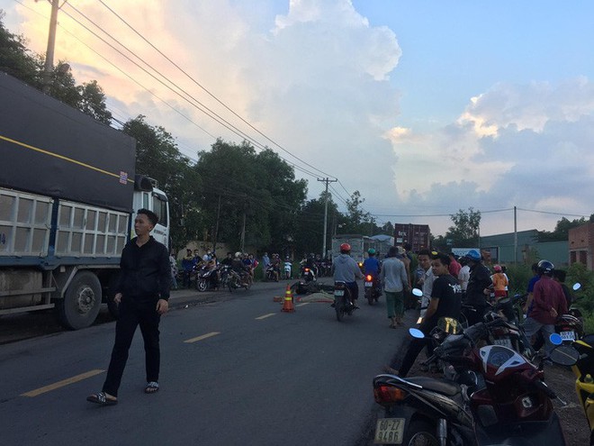 Đồng Nai: Va chạm với xe container, một nữ sinh tử vong - Ảnh 1.