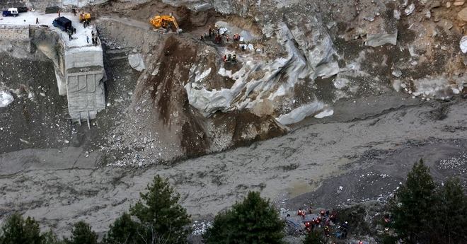Lở tuyết ở Ấn Độ làm ít nhất 8 người thiệt mạng, 384 người được cứu - Ảnh 1.