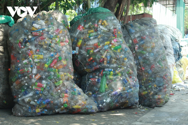 Ngạt thở vì ô nhiễm ở làng tái chế nhựa phế thải lớn nhất Hà Nội - Ảnh 4.