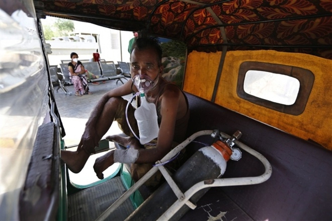 Khủng hoảng Covid-19 ở Ấn Độ: Số ca bệnh gia tăng kỷ lục ngày thứ 3 liên tiếp - Ảnh 1.