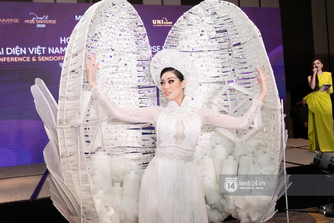 Clip: Khánh Vân công bố trang phục dân tộc sẽ mang sang Mỹ thi Miss Universe 2020 nhưng lại gây tranh cãi vì 1 chi tiết - Ảnh 9.