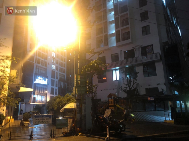 Cả giàn điều hòa ở chung cư Hà Nội bất ngờ đổ sập, rơi xuống sân chơi cho trẻ em - Ảnh 5. Cả giàn điều hòa ở chung cư Hà Nội bất ngờ đổ sập, rơi xuống sân chơi cho trẻ em - Ảnh 5.