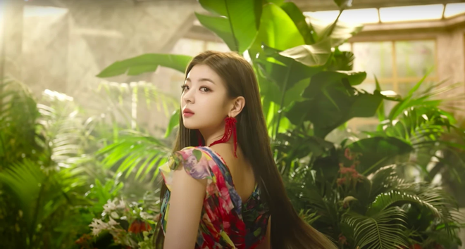 Hú hồn tưởng Rosé (BLACKPINK) kết hợp cùng ITZY, xem teaser xong fan ăn mừng vì stylist đã hết dìm ITZY rồi! - Ảnh 4.