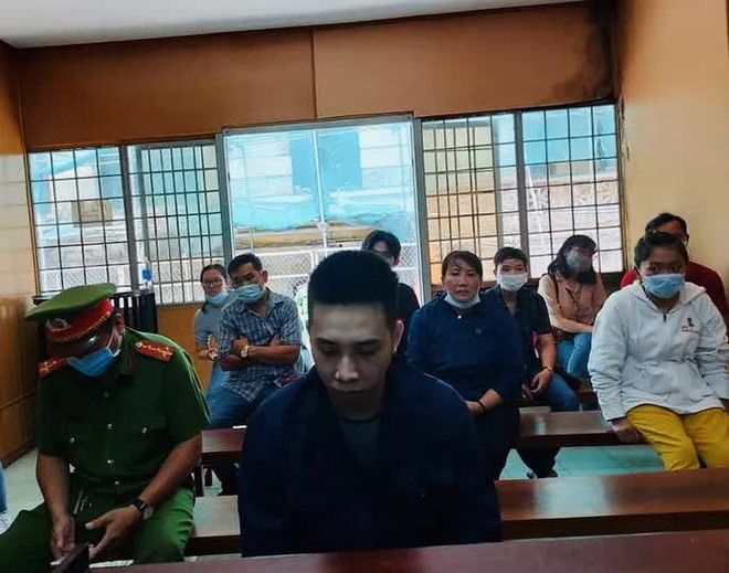 Đòi ly hôn, người vợ bị chém đứt ngón tay - Ảnh 1.