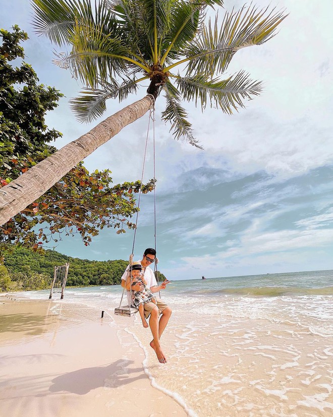 Trọn bộ cẩm nang ăn chơi Phú Quốc trong 4 ngày 3 đêm "chuẩn như dân bản địa": Hè này không đi là phí cả thanh xuân! - Ảnh 14. Trọn bộ cẩm nang ăn chơi Phú Quốc trong 4 ngày 3 đêm "chuẩn như dân bản địa": Hè này không đi là phí cả thanh xuân! - Ảnh 14.