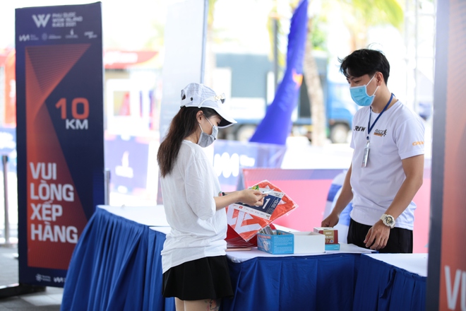 Giải chạy Phú Quốc WOW Island Race 2021 khởi động trong sự hào hứng của người tham gia - Ảnh 1.