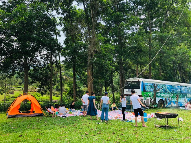Hà Nội: Mách 3 địa điểm cắm trại cực nổi có dịch vụ trọn gói 2N1Đ cho gia đình 4 người, giá không quá 2 triệu đồng - Ảnh 3.