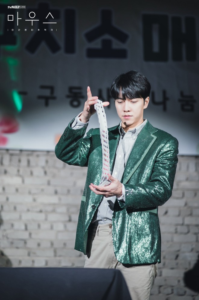 Lee Seung Gi thăng hạng diễn xuất nhờ vai phản diện đầu tay ở bom tấn Mouse, netizen gật gù đích thị là vai diễn để đời  - Ảnh 2.