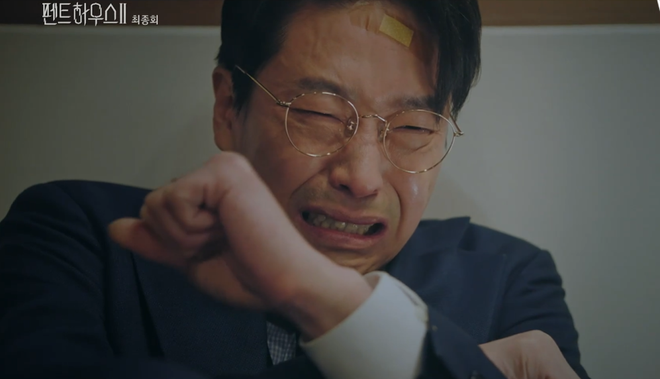 4 khoảnh khắc tình người hiếm hoi ở Penthouse 2: Đến ác ma Ju Dan Tae cũng từng gào khóc vì người thương - Ảnh 6.