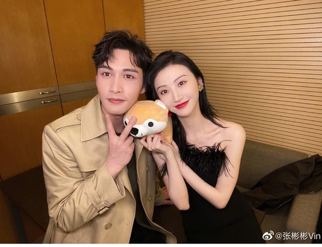 Cặp đôi tình nhất Cbiz hôm nay: Bạn diễn mê mẩn ngắm đệ nhất mỹ nhân Bắc Kinh Cảnh Điềm, combo visual cả 2 gây bão Weibo - Ảnh 8.