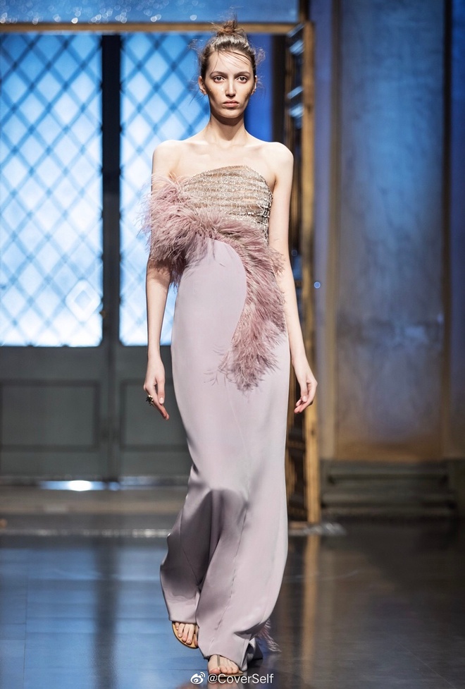 Dương Mịch lao vào cuộc đua diện đồ Haute Couture nhưng vẫn nhận cái kết đắng lòng từ netizen - Ảnh 4.