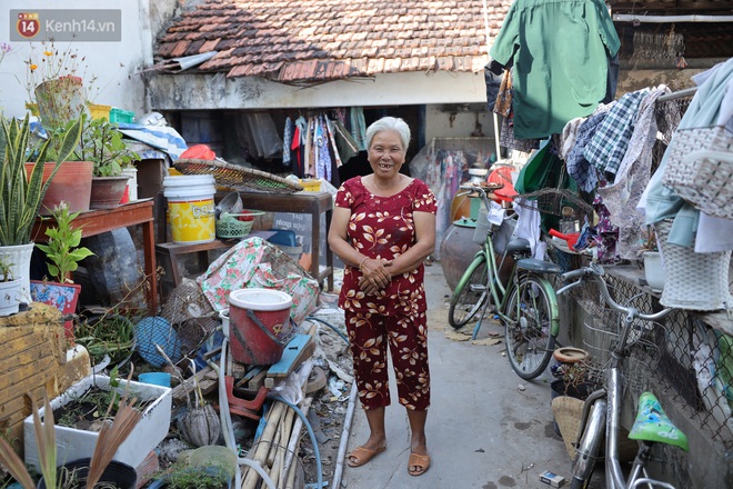 Về miền Tây nghe cụ Út hài hước kể chuyện một đời lo chữ hiếu: "Tui đợi má mất thì sẽ lấy chồng, dè đâu má thọ 100 tuổi” - Ảnh 8. Về miền Tây nghe cụ Út hài hước kể chuyện một đời lo chữ hiếu: "Tui đợi má mất thì sẽ lấy chồng, dè đâu má thọ 100 tuổi” - Ảnh 8.