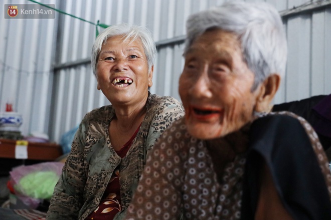 Về miền Tây nghe cụ Út hài hước kể chuyện một đời lo chữ hiếu: "Tui đợi má mất thì sẽ lấy chồng, dè đâu má thọ 100 tuổi” - Ảnh 5. Về miền Tây nghe cụ Út hài hước kể chuyện một đời lo chữ hiếu: "Tui đợi má mất thì sẽ lấy chồng, dè đâu má thọ 100 tuổi” - Ảnh 5.