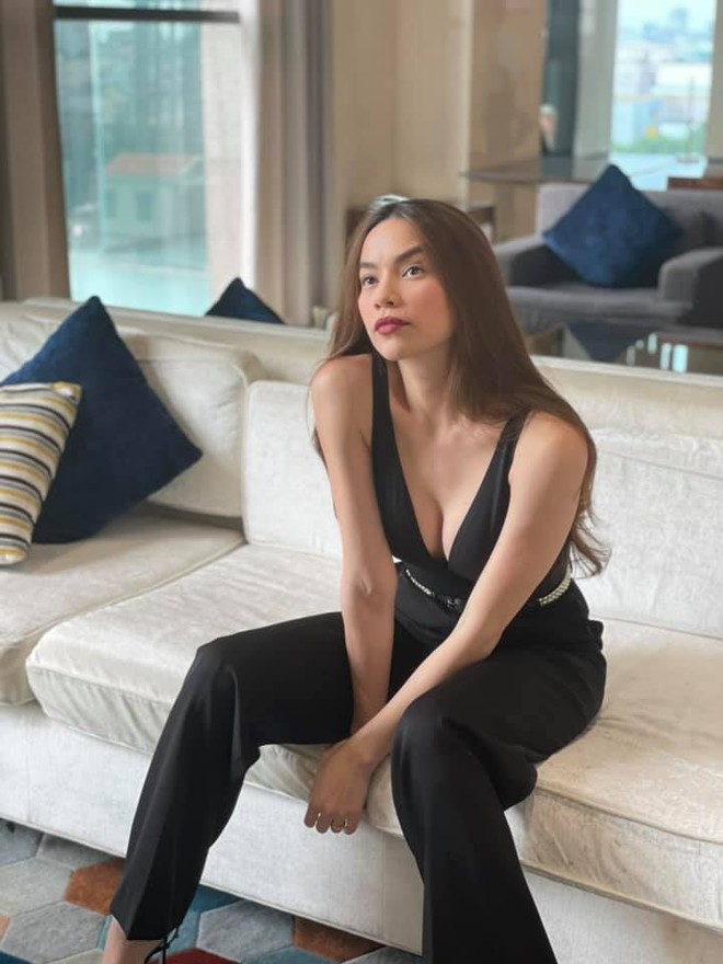 H&agrave; Hồ kho&aacute;i l&ecirc;n đồ sexy ngộp thở, chẳng ngờ bị netizen chỉ ra nhược điểm kh&oacute; n&oacute;i - Ảnh 9.