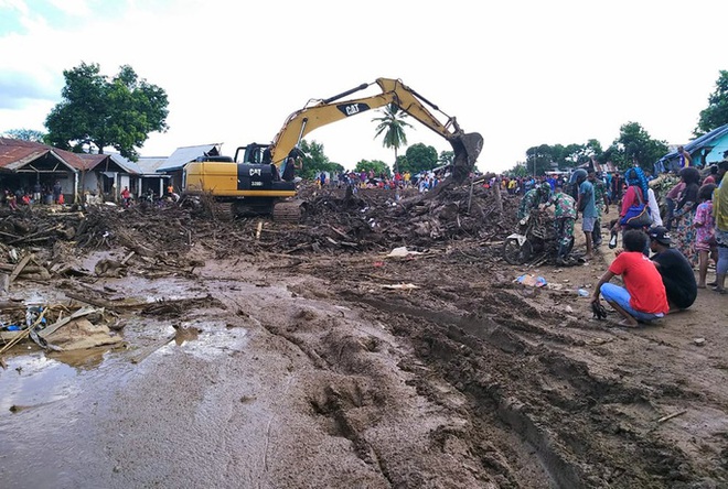 Indonesia: Lũ lụt và sạt lở kinh hoàng, ít nhất 119 người chết - Ảnh 9.