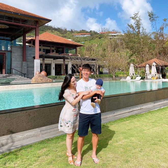 Khi rich kid lên chức phụ huynh, độ giàu sang thể hiện ngay từ khoản sắm đồ hiệu cho con - Ảnh 29. Khi rich kid lên chức phụ huynh, độ giàu sang thể hiện ngay từ khoản sắm đồ hiệu cho con - Ảnh 29.