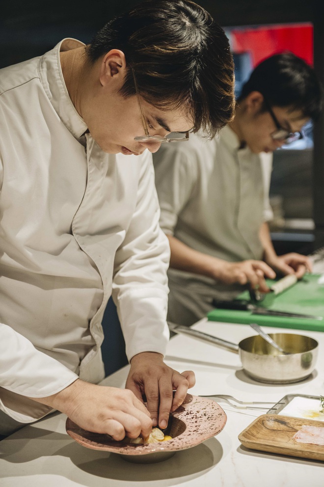Bếp trưởng nhà hàng Hà Nội lọt top 100 châu Á: Bỏ sự nghiệp nước ngoài, về nước với công thức thành công chỉ sau 2 năm - Ảnh 12.