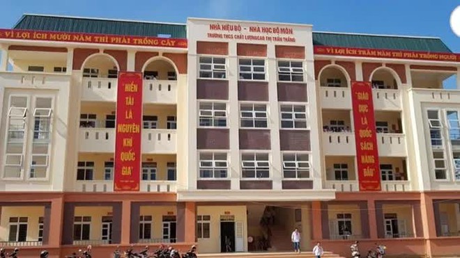 Học sinh lớp 9 bất ngờ ng&atilde; từ tầng 2 xuống, phải phẫu thuật sọ n&atilde;o - Ảnh 1.