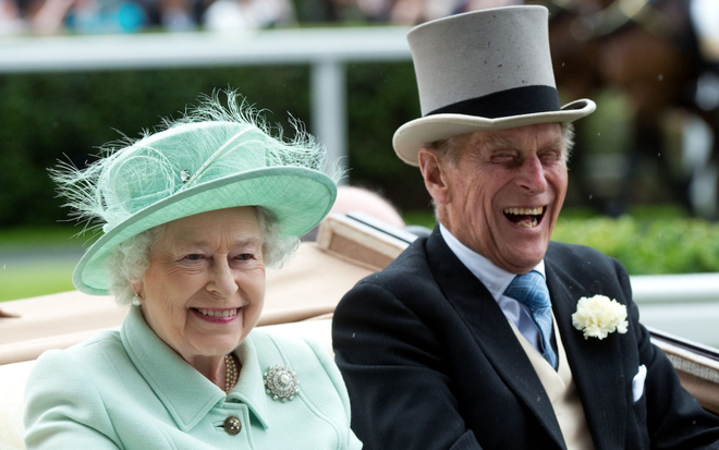 Chuyện tình 7 thập kỷ của Hoàng thân Philip và Nữ hoàng Anh qua lời người trong cuộc: Trân trọng từ những điều nhỏ nhất, ở bên nhau đến đầu bạc răng long - Ảnh 4.