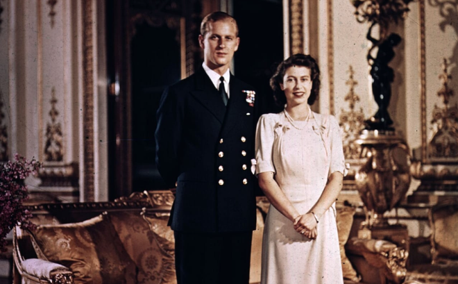 Chuyện tình 7 thập kỷ của Hoàng thân Philip và Nữ hoàng Anh qua lời người trong cuộc: Trân trọng từ những điều nhỏ nhất, ở bên nhau đến đầu bạc răng long - Ảnh 2.