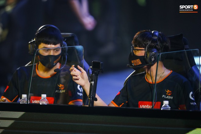 H&agrave;nh tr&igrave;nh v&ocirc; địch ĐTDV m&ugrave;a Xu&acirc;n 2021 của Team Flash: Khi chỉ cần tỏa s&aacute;ng rực rỡ ở trận đấu quan trọng nhất l&agrave; đủ - Ảnh 6.