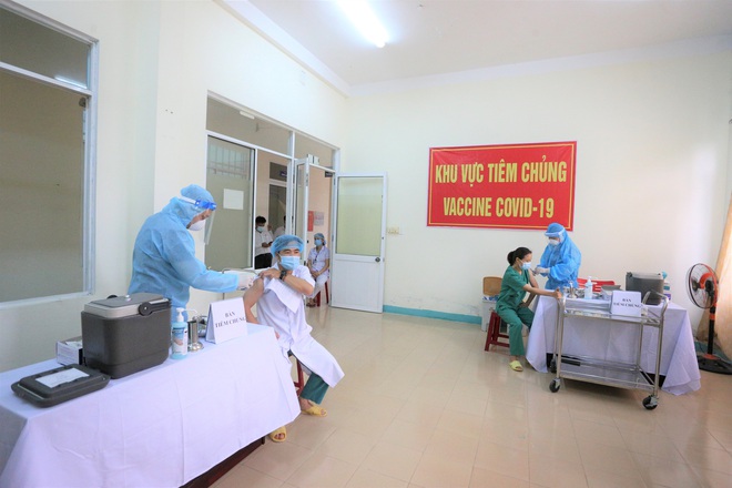 Quảng Ngãi ghi nhận 8 trường hợp sốc phản vệ sau khi tiêm vắc xin Covid-19 - Ảnh 1. Quảng Ngãi ghi nhận 8 trường hợp sốc phản vệ sau khi tiêm vắc xin Covid-19 - Ảnh 1.
