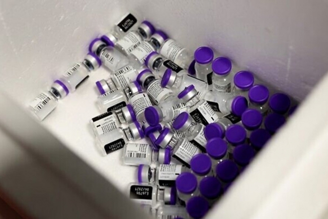 Mỹ đồng ý sử dụng khẩn cấp vaccine của Pfizer cho trẻ em - Ảnh 1.