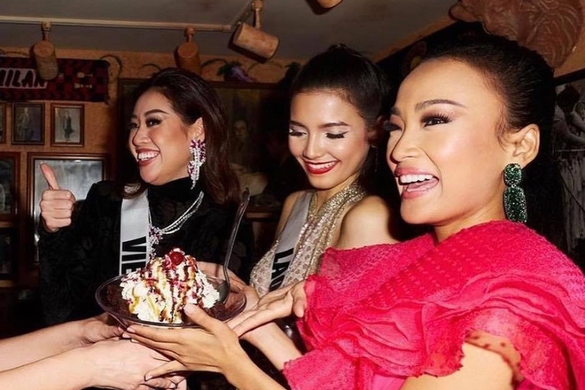 Khánh Vân lồ lộ khuyết điểm trên khuôn mặt trong ảnh đi ăn tối với dàn mỹ nhân Miss Universe, may vẫn ghi điểm nhờ lý do này - Ảnh 2.
