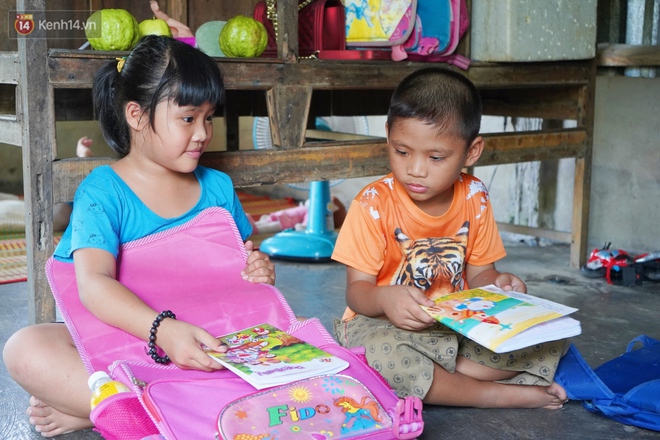 3 đứa trẻ bệnh tật, đói ăn trong căn chòi rách nát: "Mấy bạn nói nhà con nghèo, có anh trai bại não nên không được chơi chung" - Ảnh 8. 3 đứa trẻ bệnh tật, đói ăn trong căn chòi rách nát: "Mấy bạn nói nhà con nghèo, có anh trai bại não nên không được chơi chung" - Ảnh 8.