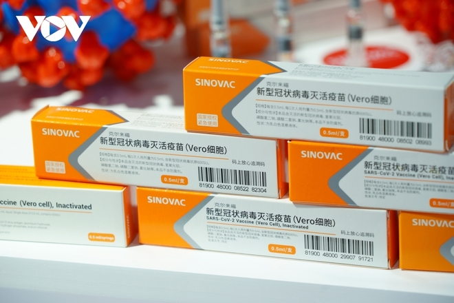 Trung Quốc có thể sản xuất vaccine Covid-19 chống biến thể trong khoảng 10 tuần - Ảnh 1.