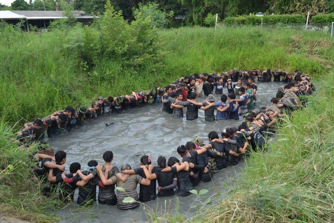 Học sinh mới bị đánh chết trong lễ nhập học ở Girl From Nowhere 2 là chuyện chẳng hiếm gặp ở Thái Lan? - Ảnh 10.