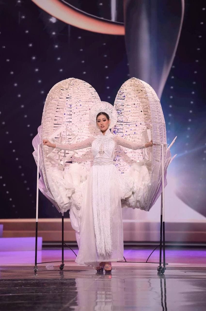 Xem Khánh Vân diễn Kén Em ở Miss Universe, netizen bất ngờ liên tưởng đến thí sinh RuPauls Drag Race - Ảnh 3.