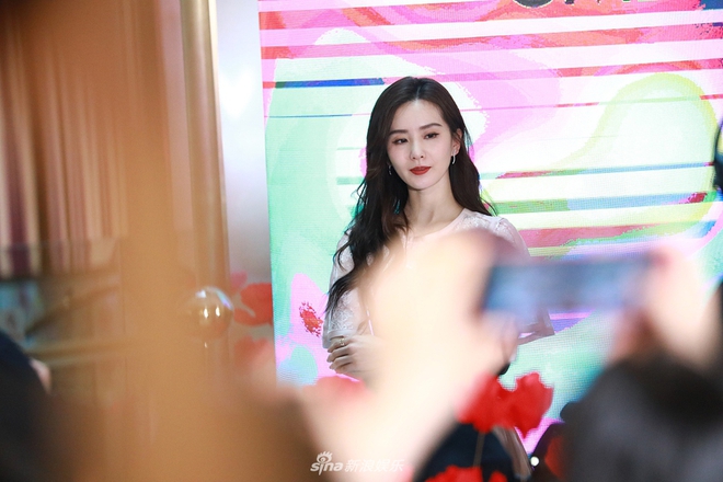 Vẫn biết Lưu Thi Thi là mỹ nhân Cbiz nhưng không thể ngờ loạt ảnh hậu trường lại xuất sắc nhường này - Ảnh 6. Vẫn biết Lưu Thi Thi là mỹ nhân Cbiz nhưng không thể ngờ loạt ảnh hậu trường lại xuất sắc nhường này - Ảnh 6.