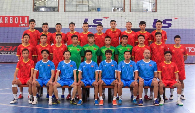 Chốt danh sách đội tuyển futsal Việt Nam sang UAE dự trận play-off giành vé đi World Cup - Ảnh 1.