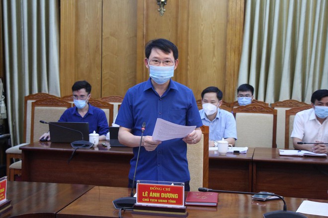 Hàng trăm công nhân mắc COVID-19, Bộ Y tế họp khẩn trong đêm với tỉnh Bắc Giang - Ảnh 1.